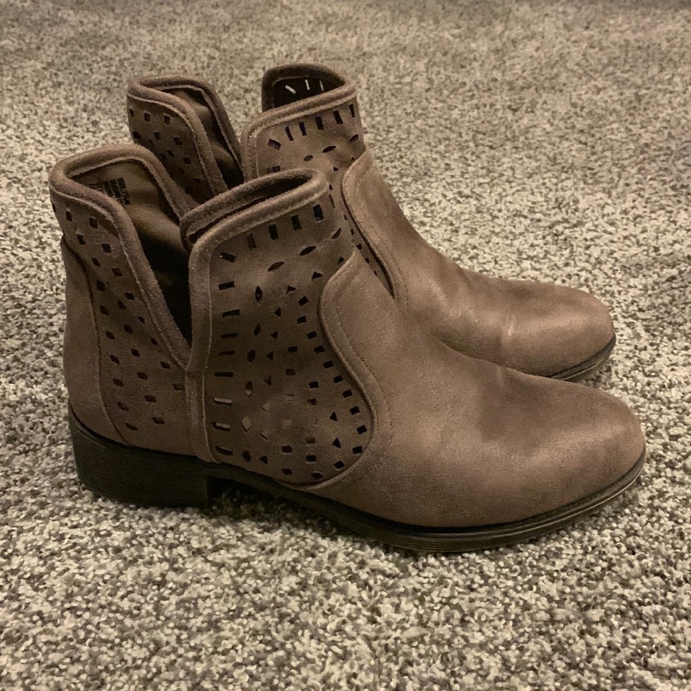 Ankle bootie